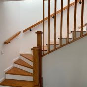 Scări interioare executate la comandă